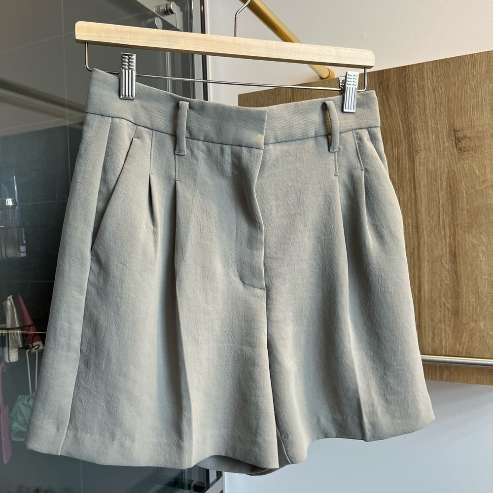 Aritzia Wilfred shorts